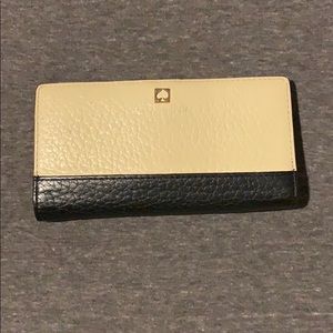 Kate Spade Southport Avenue wallet